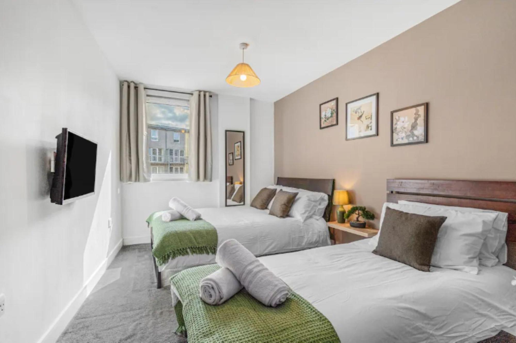 Oriental Suite 2 Bed 2 Bath Netflix And Free Parking, Games- Maihom Birmingham Kültér fotó
