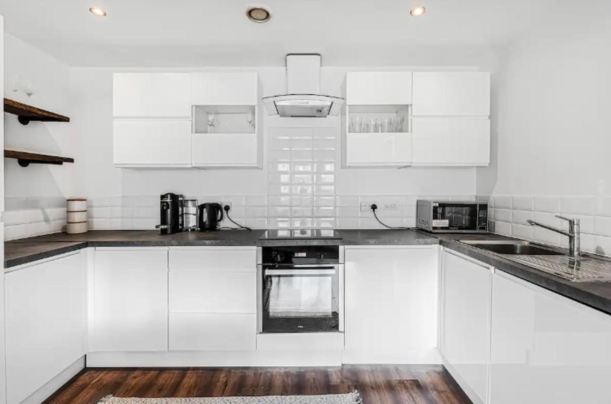 Oriental Suite 2 Bed 2 Bath Netflix And Free Parking, Games- Maihom Birmingham Kültér fotó