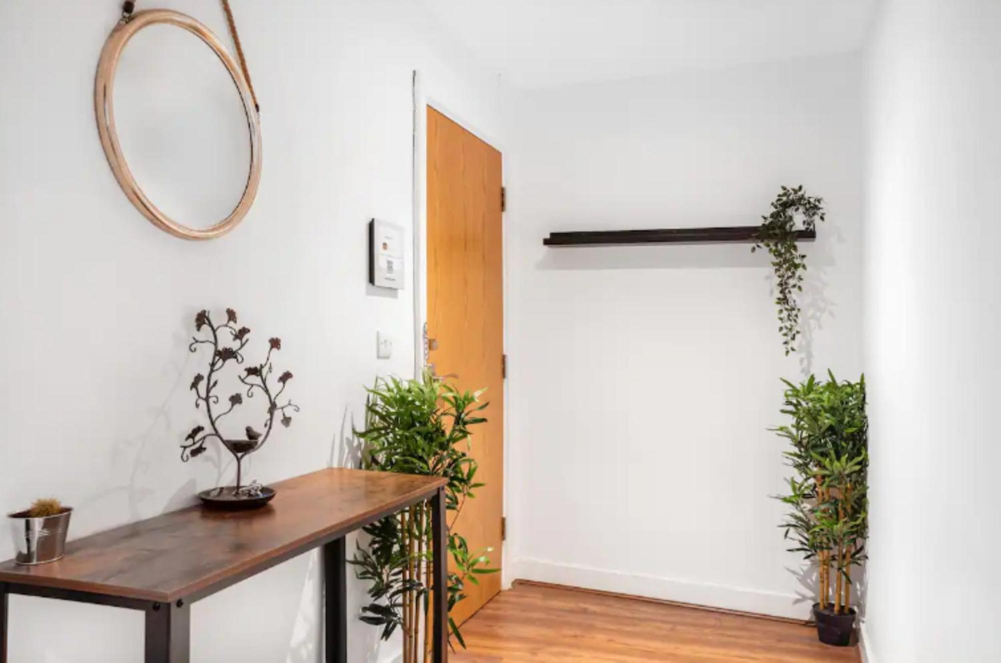 Oriental Suite 2 Bed 2 Bath Netflix And Free Parking, Games- Maihom Birmingham Kültér fotó